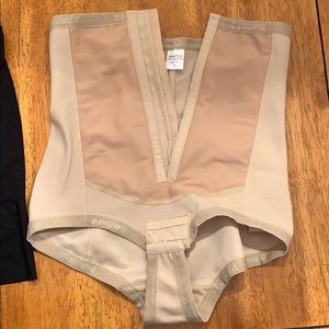 Bellefit maternity corset, never used.